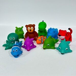 NWOT Animal Water Squirters Bath Toys Set